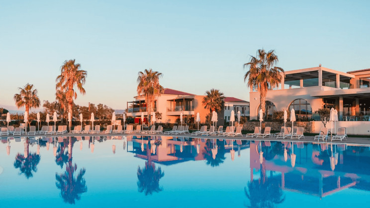 Almyros Beach Resort & Spa